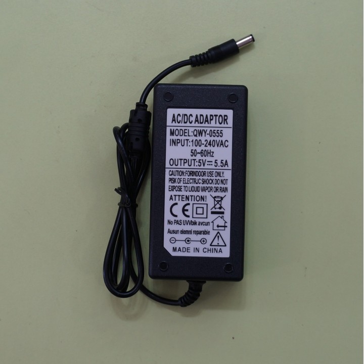 Блок питания LCD 5V 5.5A 5.5*2.5 в пластиковом корпусе